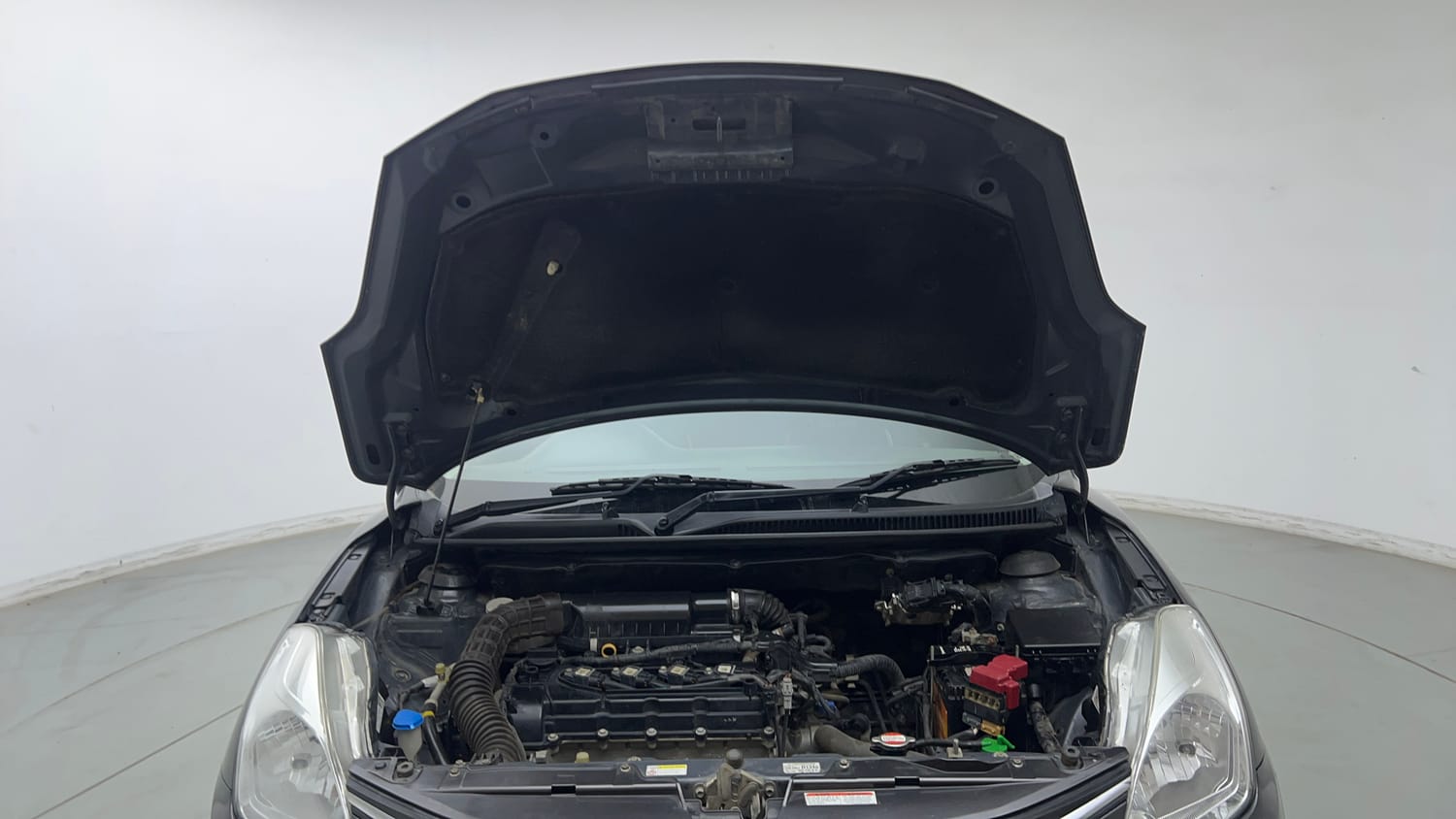 Used 2018 Maruti Suzuki Baleno Delta 1.2 Petrol Manual engine ENGINE & BONNET OPEN FRONT VIEW