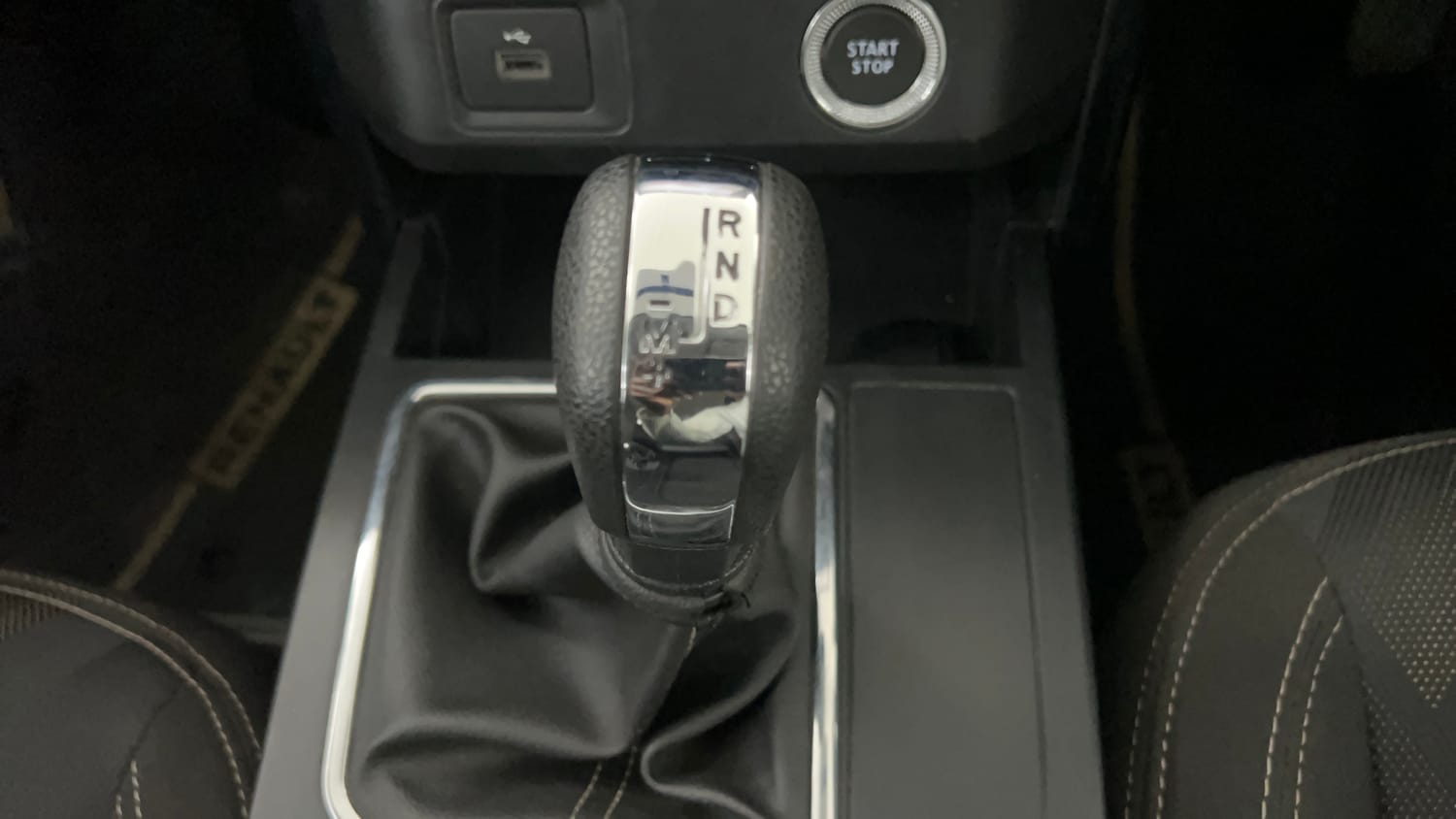 Used 2021 Renault Kiger RXT AMT Petrol Automatic interior GEAR  KNOB VIEW