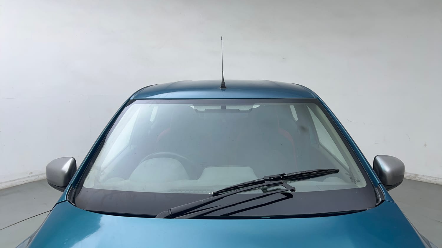 Used 2021 Renault Kwid RXT 1.0 AMT (O) Petrol Automatic exterior FRONT WINDSHIELD VIEW