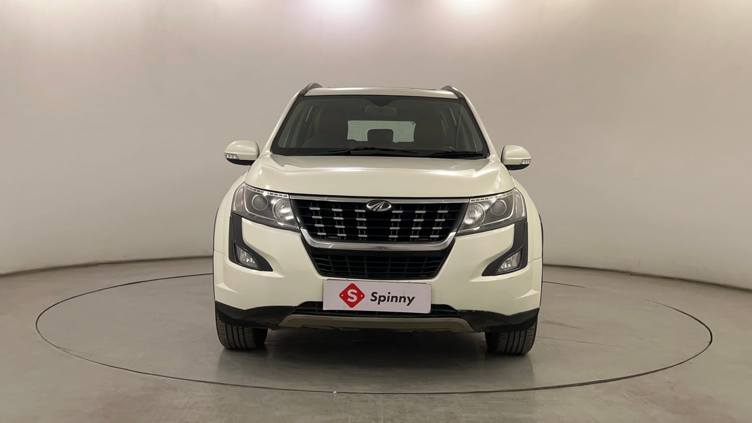 Used 2018 Mahindra XUV500 W11 Diesel Manual exterior FRONT VIEW
