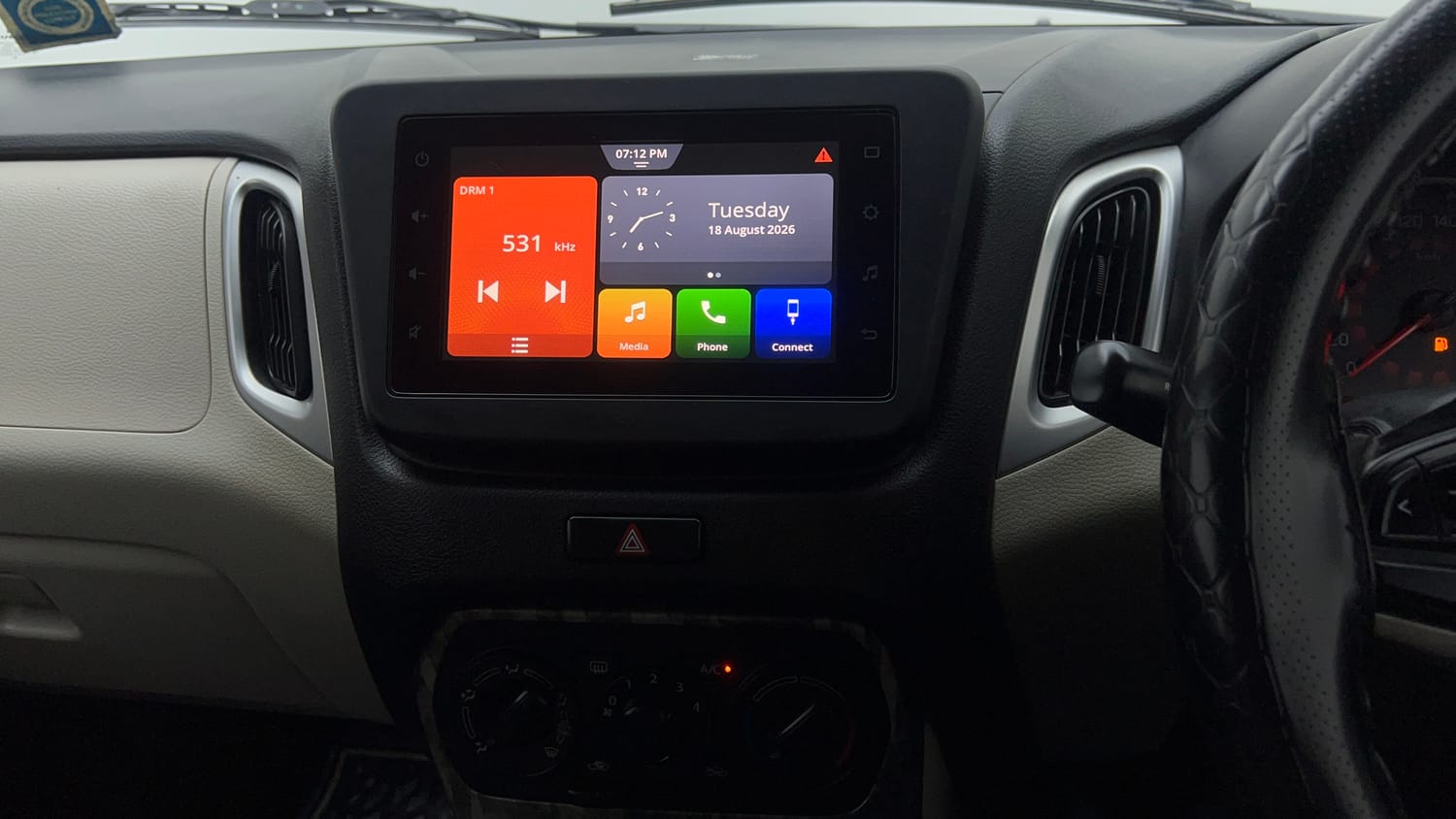 Used 2019 Maruti Suzuki Wagon R ZXi 1.2 AMT Petrol Automatic top_features Integrated (in-dash) music system