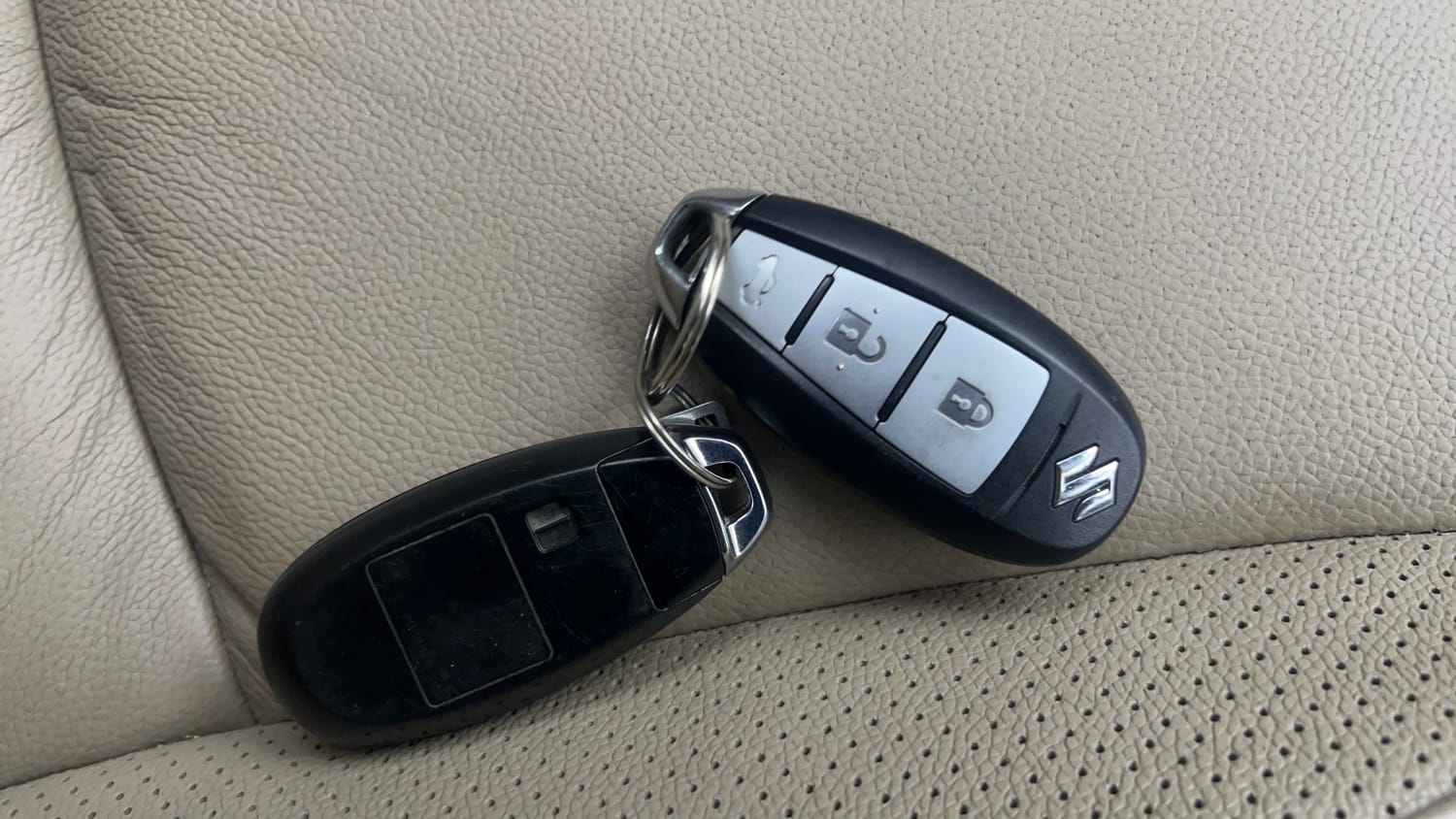 Used 2015 Maruti Suzuki Ciaz ZXI+ Petrol Manual extra CAR KEY VIEW