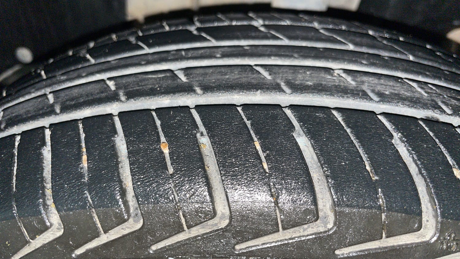 Used 2018 Renault Kwid RXL Petrol Manual tyres LEFT FRONT TYRE TREAD VIEW