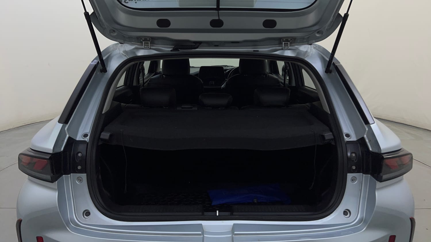 Used 2024 Maruti Suzuki Fronx Delta Plus (O) 1.2L MT Petrol Manual interior DICKY INSIDE VIEW