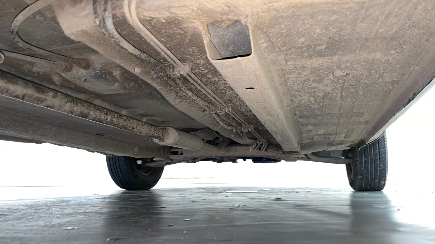 Used 2018 Renault Kwid RXL Petrol Manual extra REAR RIGHT UNDERBODY VIEW