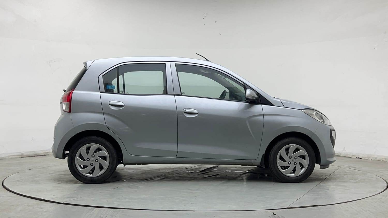 Used 2019 Hyundai Santro Asta Petrol Manual exterior RIGHT SIDE VIEW