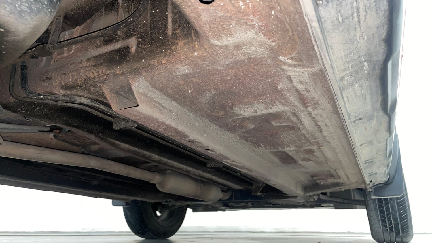 Used 2023 Renault Kiger RXT MT Petrol Manual extra REAR RIGHT UNDERBODY VIEW