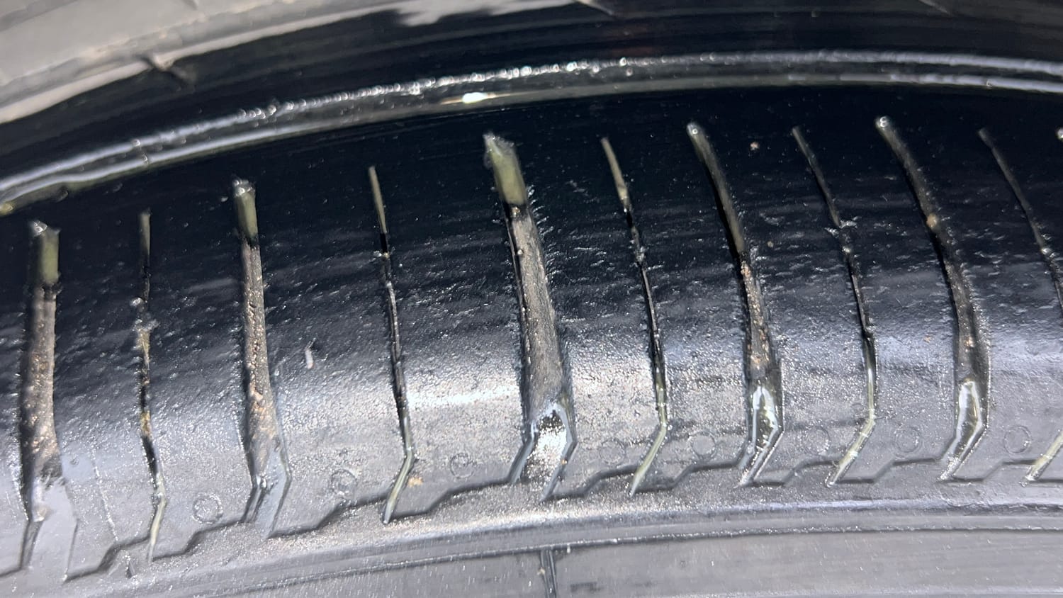 Used 2019 Hyundai Elite i20 Sportz 1.2 Petrol Manual tyres LEFT FRONT TYRE TREAD VIEW