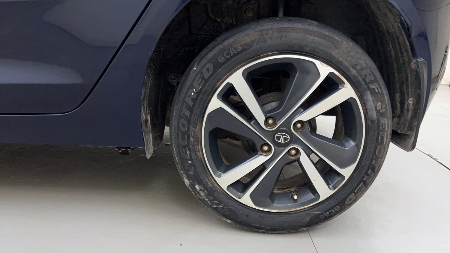 Used 2023 Tata Altroz XZ Diesel Diesel Manual tyres LEFT REAR TYRE RIM VIEW