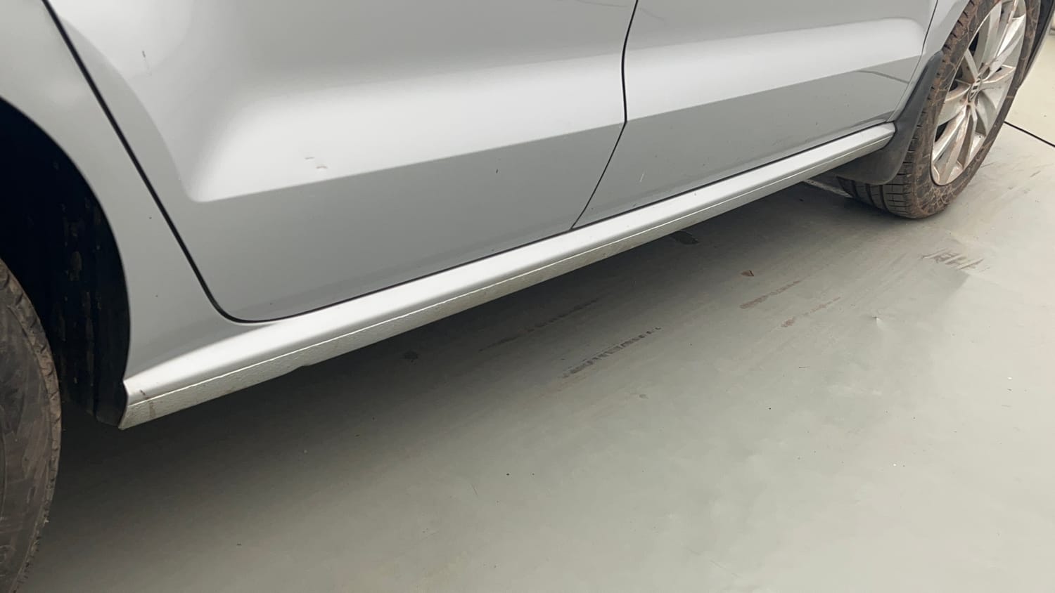 Used 2014 Volkswagen Polo Trendline 1.2L (P) Petrol Manual dents MINOR SCRATCH
