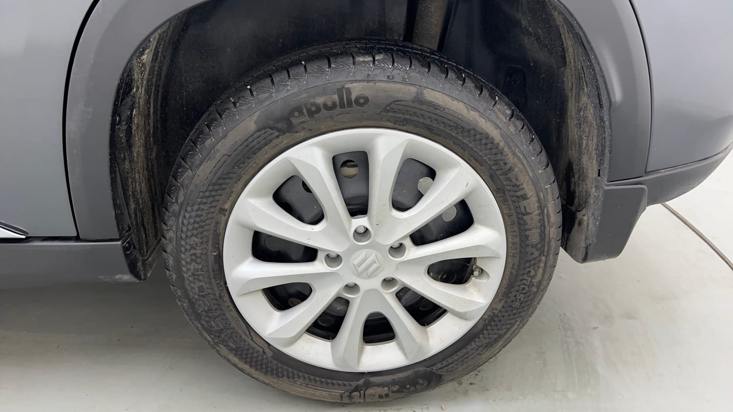 Used 2025 Maruti Suzuki Grand Vitara Delta Smart Hybrid Petrol Manual tyres LEFT REAR TYRE RIM VIEW