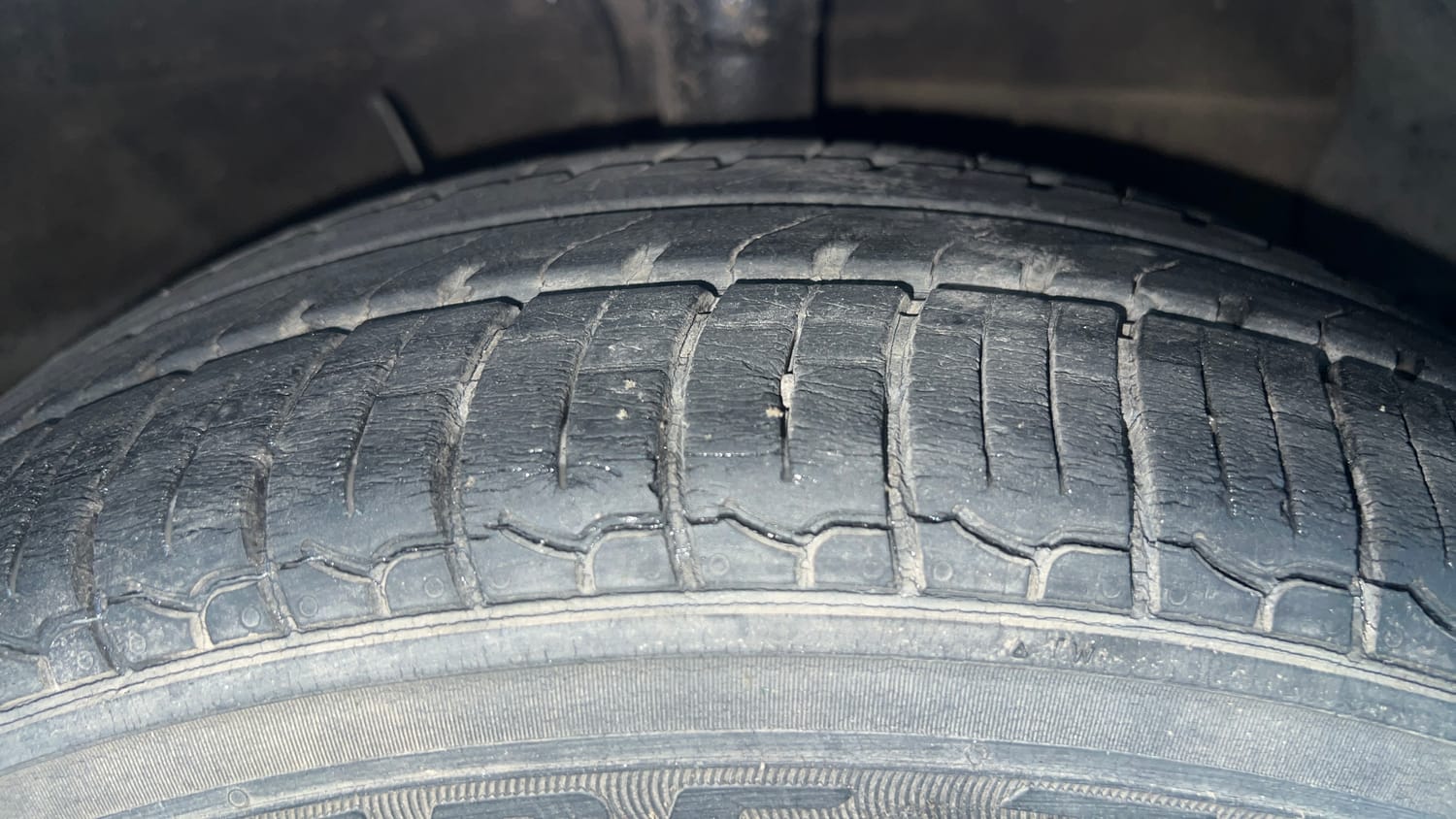 Used 2019 Hyundai Santro Asta Petrol Manual tyres RIGHT FRONT TYRE TREAD VIEW