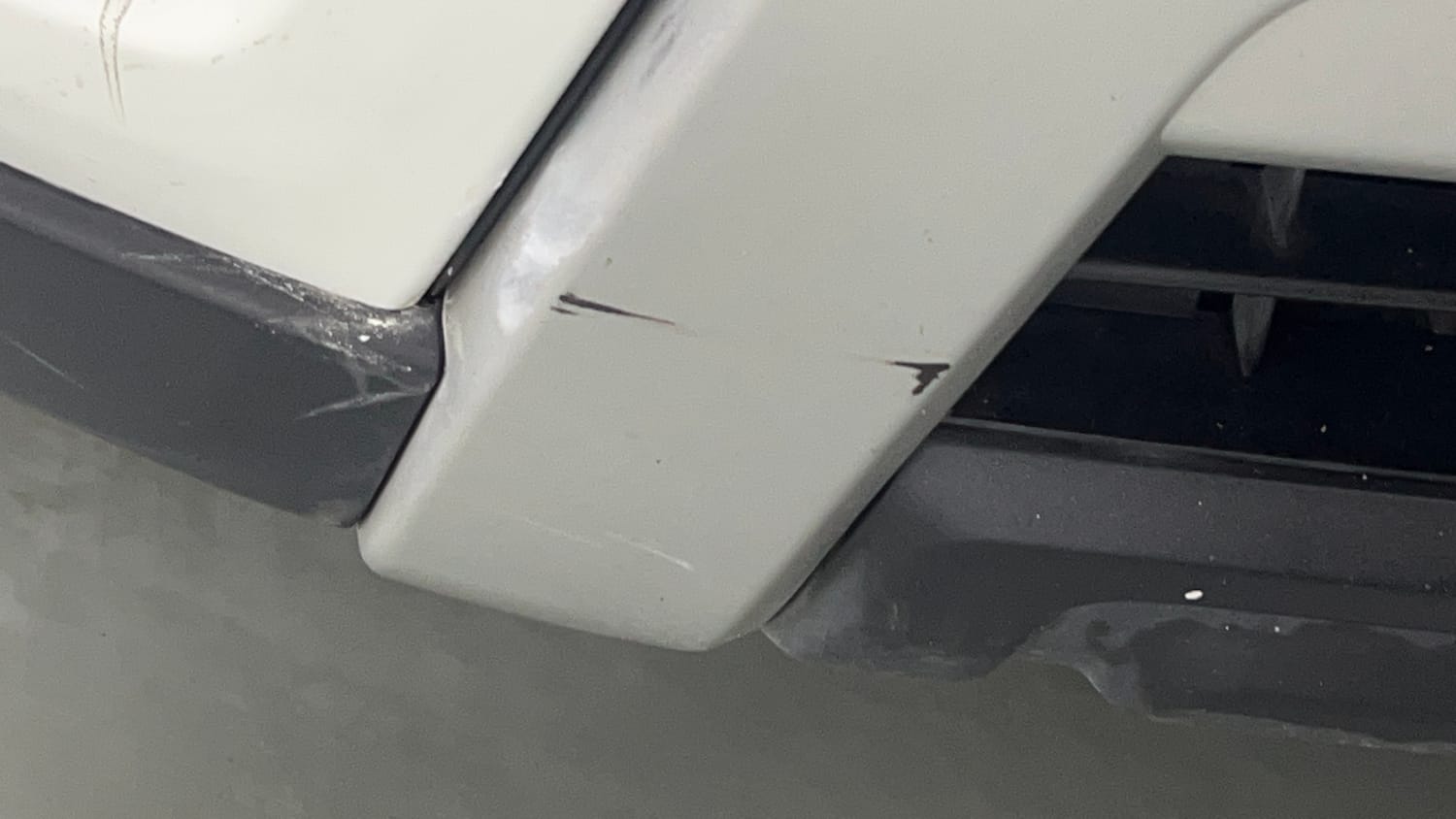 Used 2021 maruti-suzuki Vitara Brezza ZXi Petrol Manual dents MINOR SCRATCH