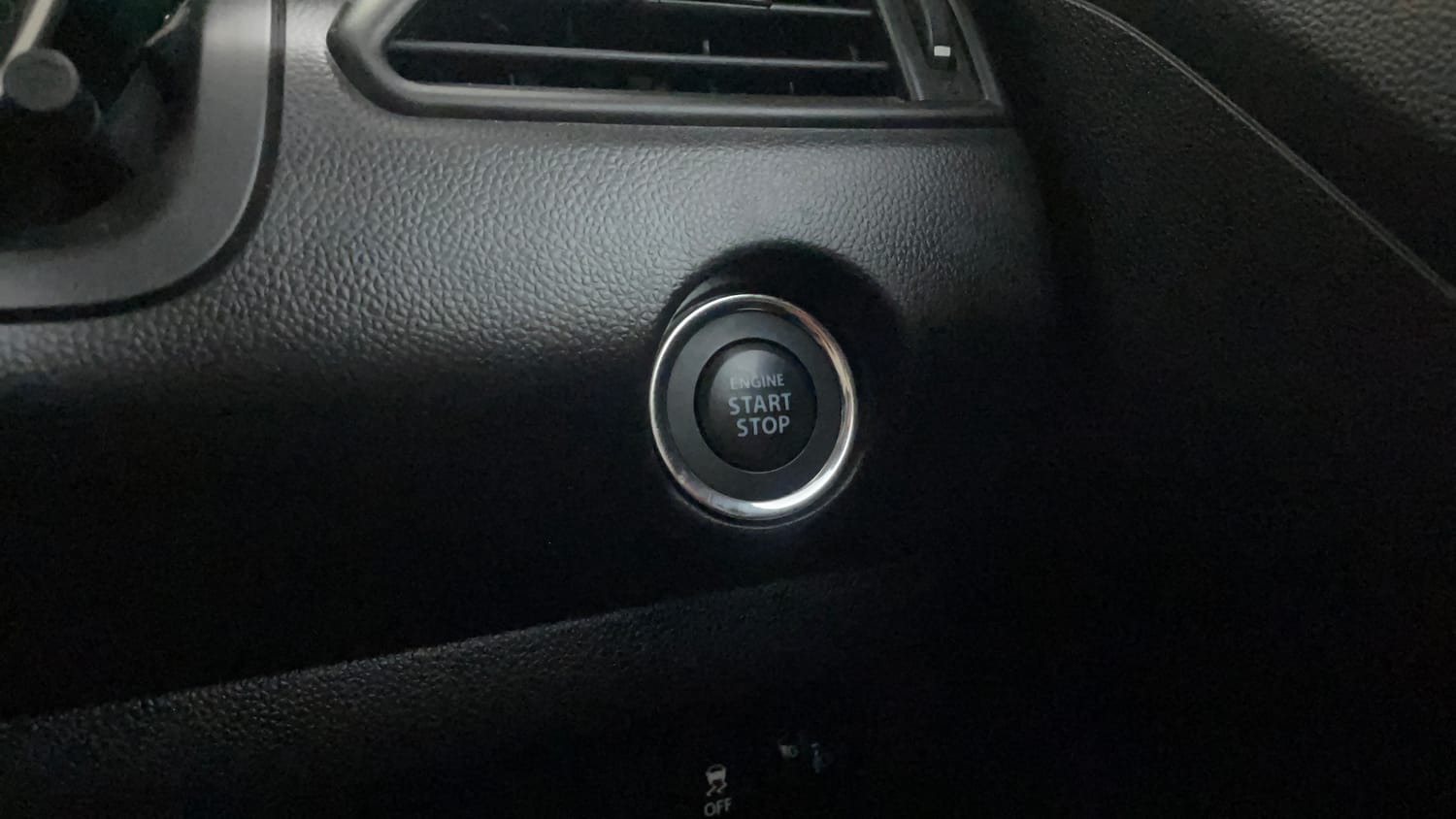 Used 2023 Maruti Suzuki Swift ZXi AMT Petrol Automatic top_features Keyless start