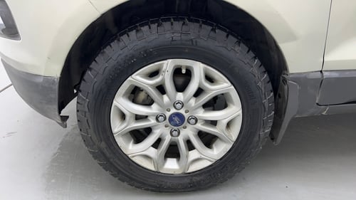 Used 2015 Ford EcoSport Titanium 1.5 Ti-VCT Petrol Manual tyres LEFT FRONT TYRE RIM VIEW