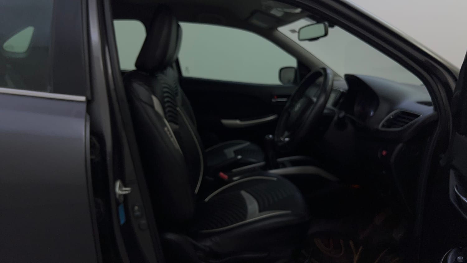 Used 2018 Maruti Suzuki Baleno Alpha 1.2 Petrol Manual interior RIGHT SIDE FRONT DOOR CABIN VIEW