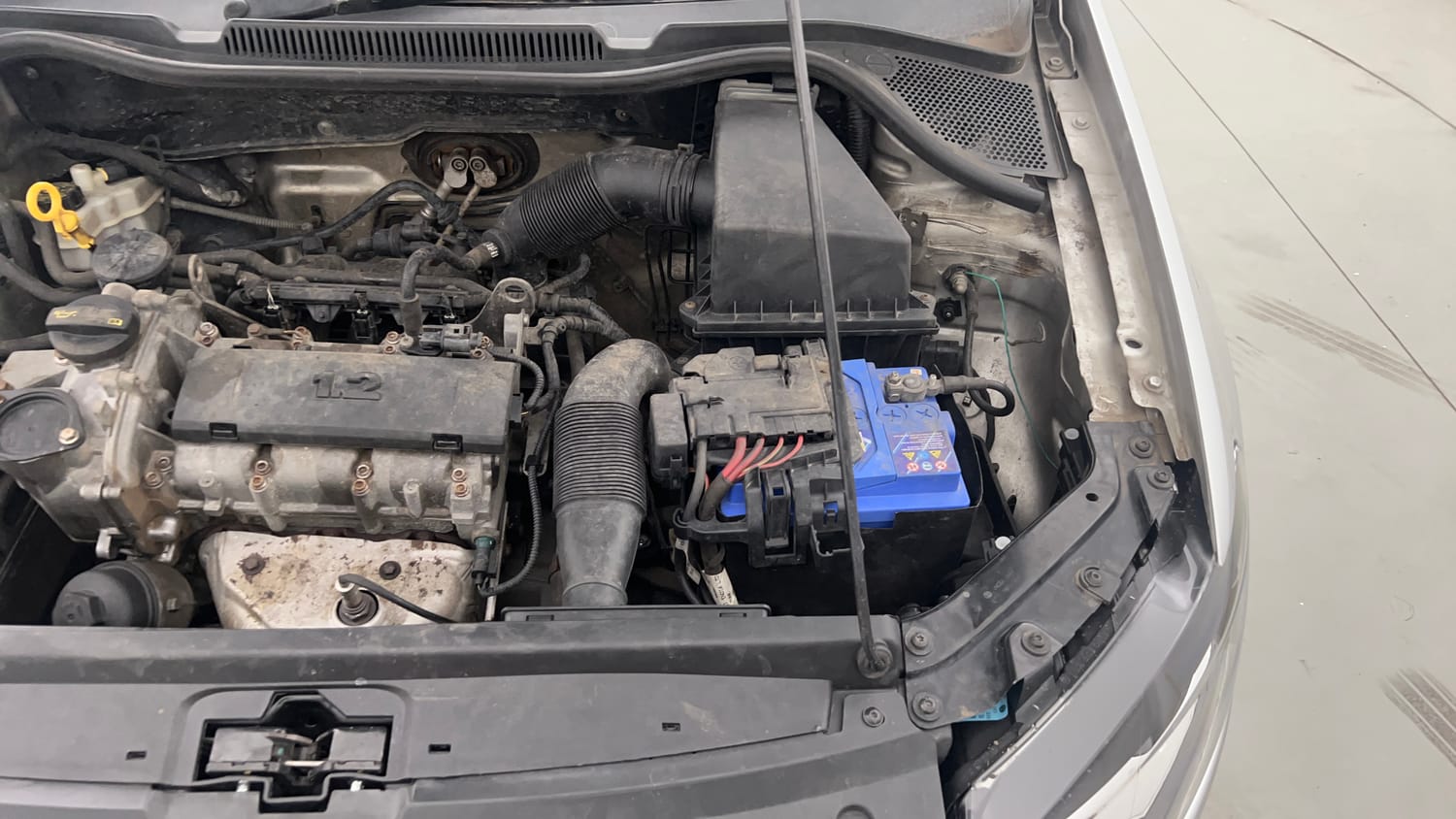 Used 2014 Volkswagen Polo Trendline 1.2L (P) Petrol Manual engine ENGINE LEFT SIDE VIEW