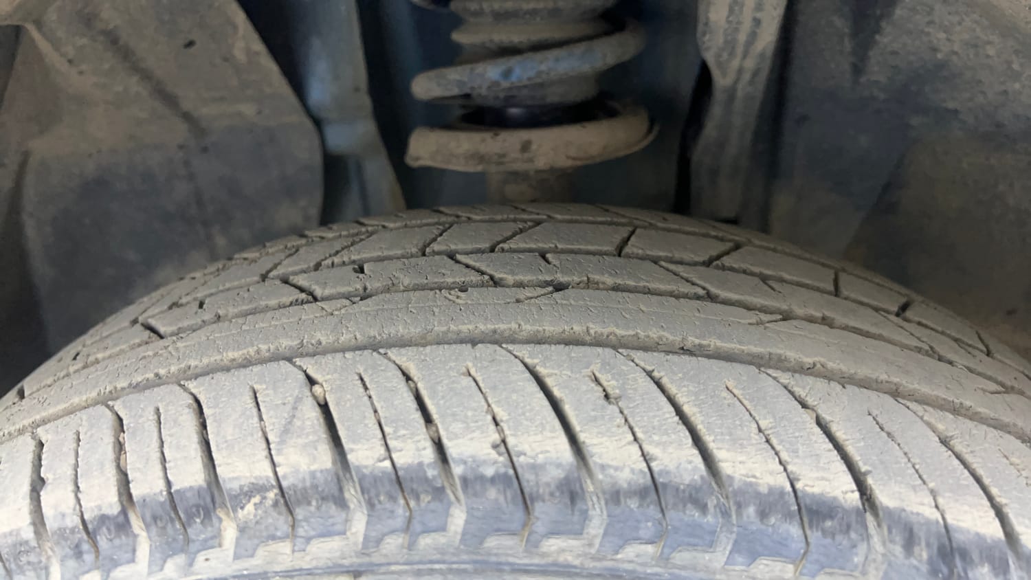 Used 2021 Renault Kiger RXT AMT Dual Tone Petrol Automatic tyres LEFT FRONT TYRE TREAD VIEW