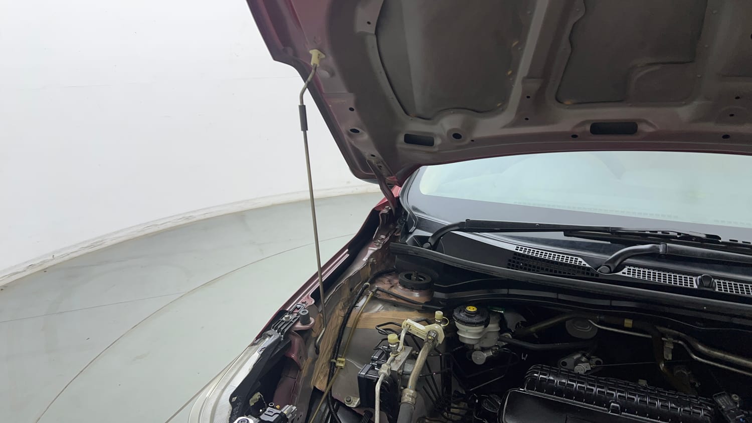 Used 2019 Honda Amaze 1.2 S MT Petrol Petrol Manual engine ENGINE RIGHT SIDE HINGE & APRON VIEW