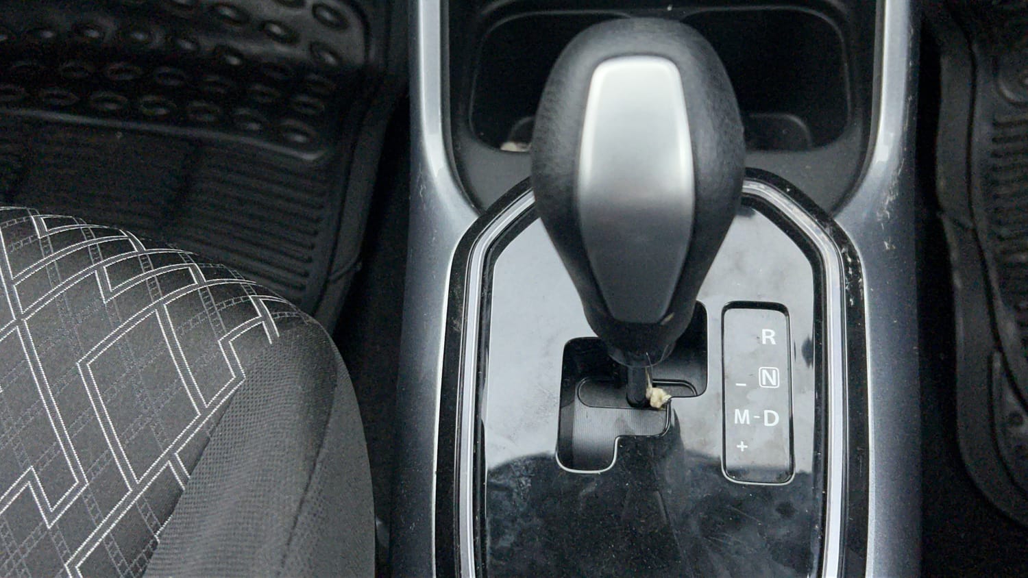 Used 2022 Maruti Suzuki Ignis Zeta 1.2 AMT Petrol Automatic interior GEAR  KNOB VIEW