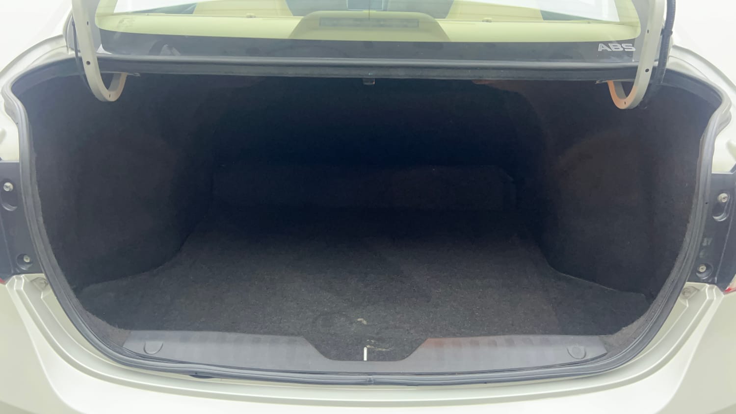 Used 2015 Maruti Suzuki Ciaz ZXI+ Petrol Manual interior DICKY INSIDE VIEW