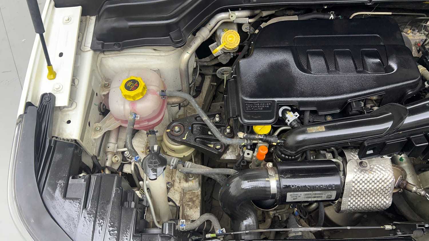 Used 2022 Mahindra XUV 300 W8 (O) 1.2 Petrol AMT Petrol Automatic engine ENGINE RIGHT SIDE VIEW