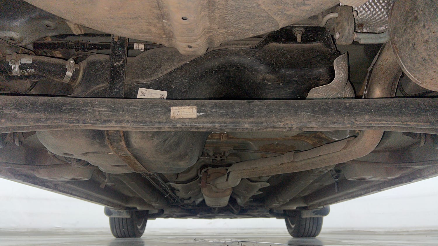 Used 2022 Mahindra XUV 300 W8 (O) 1.2 Petrol AMT Petrol Automatic extra REAR UNDERBODY VIEW (TAKEN FROM REAR)