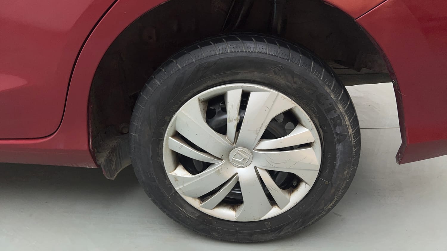 Used 2019 Honda Amaze 1.2 S MT Petrol Petrol Manual tyres LEFT REAR TYRE RIM VIEW