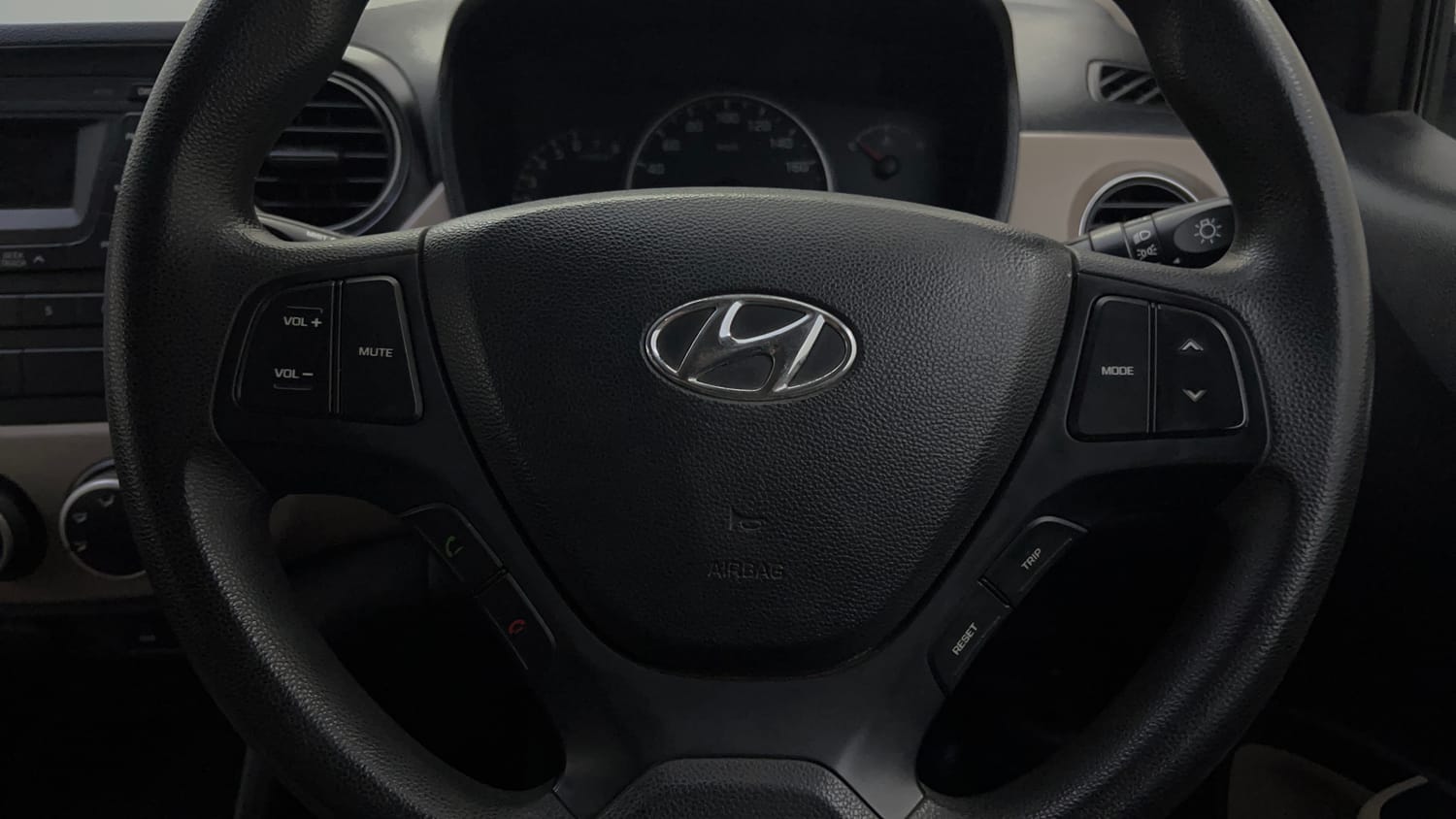 Used 2016 Hyundai Grand i10 Sportz 1.2 Kappa VTVT Petrol Manual top_features Airbags
