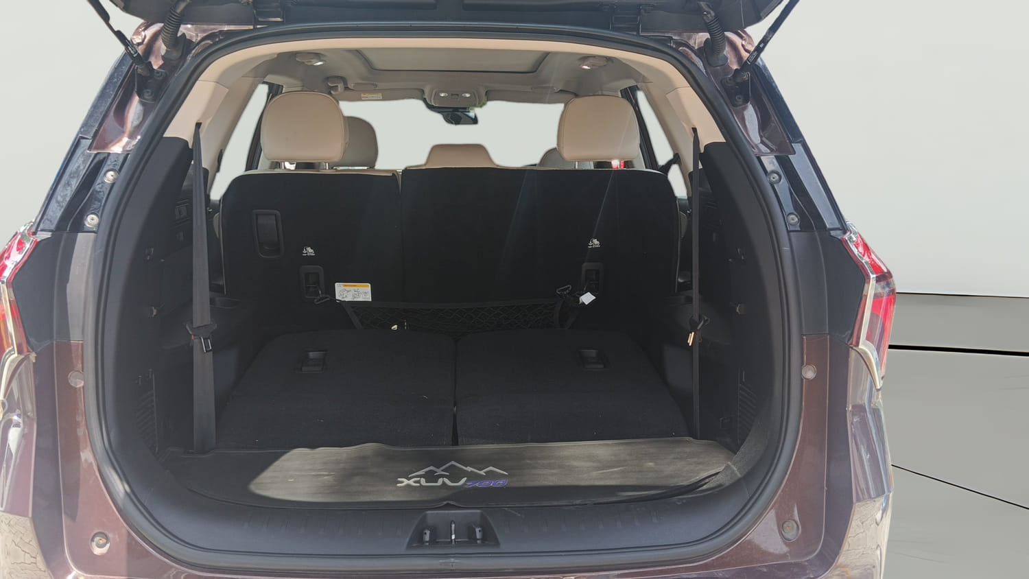 Used 2025 Mahindra XUV700 AX7 Luxury Pack Petrol AT 7 STR Petrol Automatic interior DICKY INSIDE VIEW