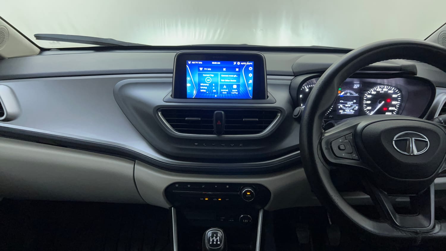 Used 2023 Tata Altroz XZ Diesel Diesel Manual interior MUSIC SYSTEM & AC CONTROL VIEW