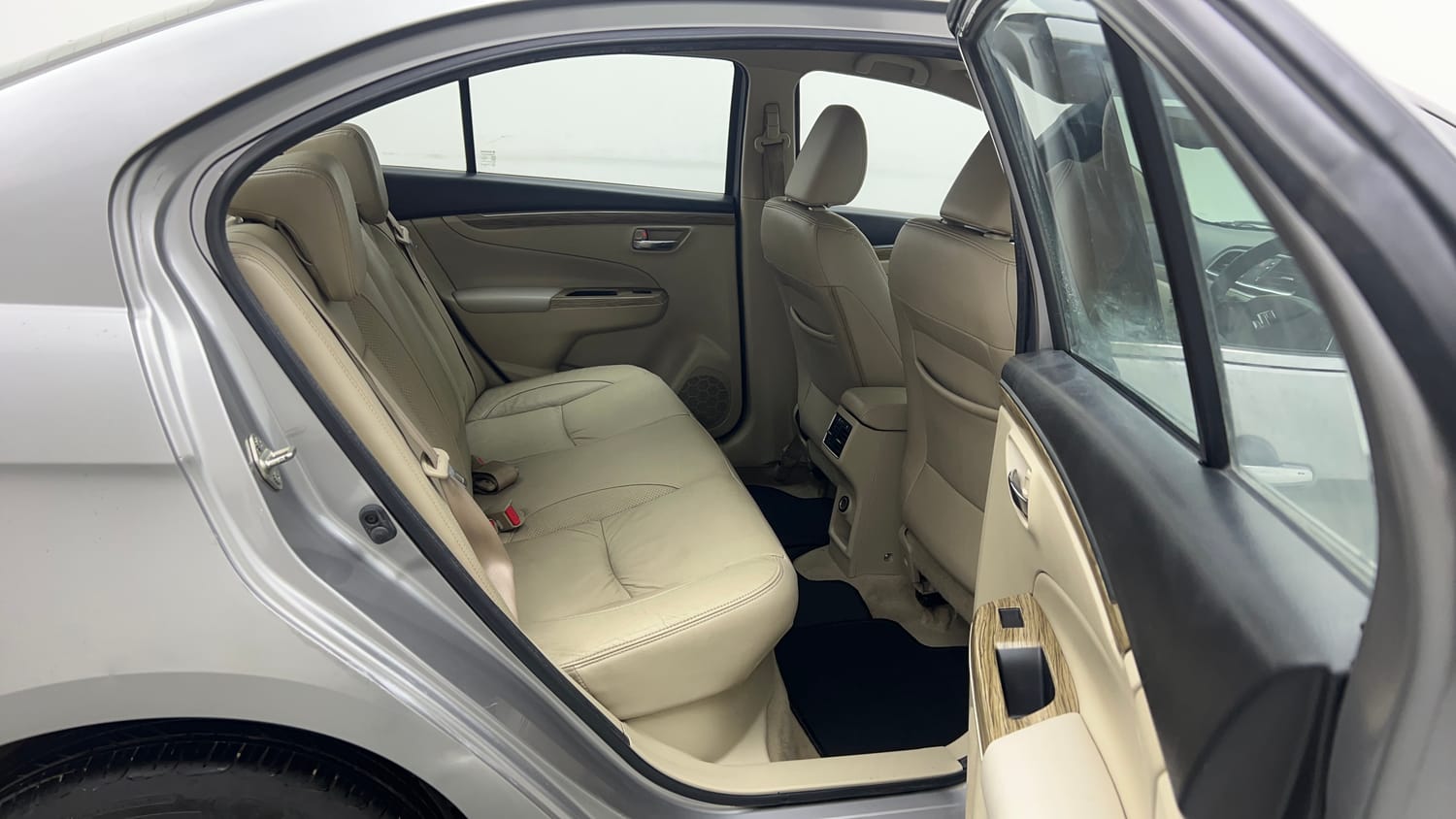 Used 2018 Maruti Suzuki Ciaz Alpha Hybrid 1.5 AT Petrol Automatic interior RIGHT SIDE REAR DOOR CABIN VIEW