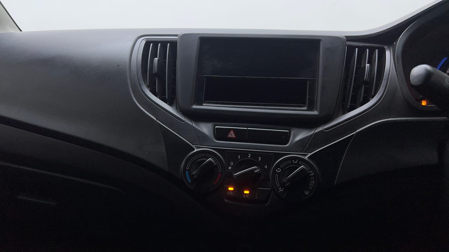 Used 2021 Maruti Suzuki Baleno Sigma Petrol Manual interior MUSIC SYSTEM & AC CONTROL VIEW
