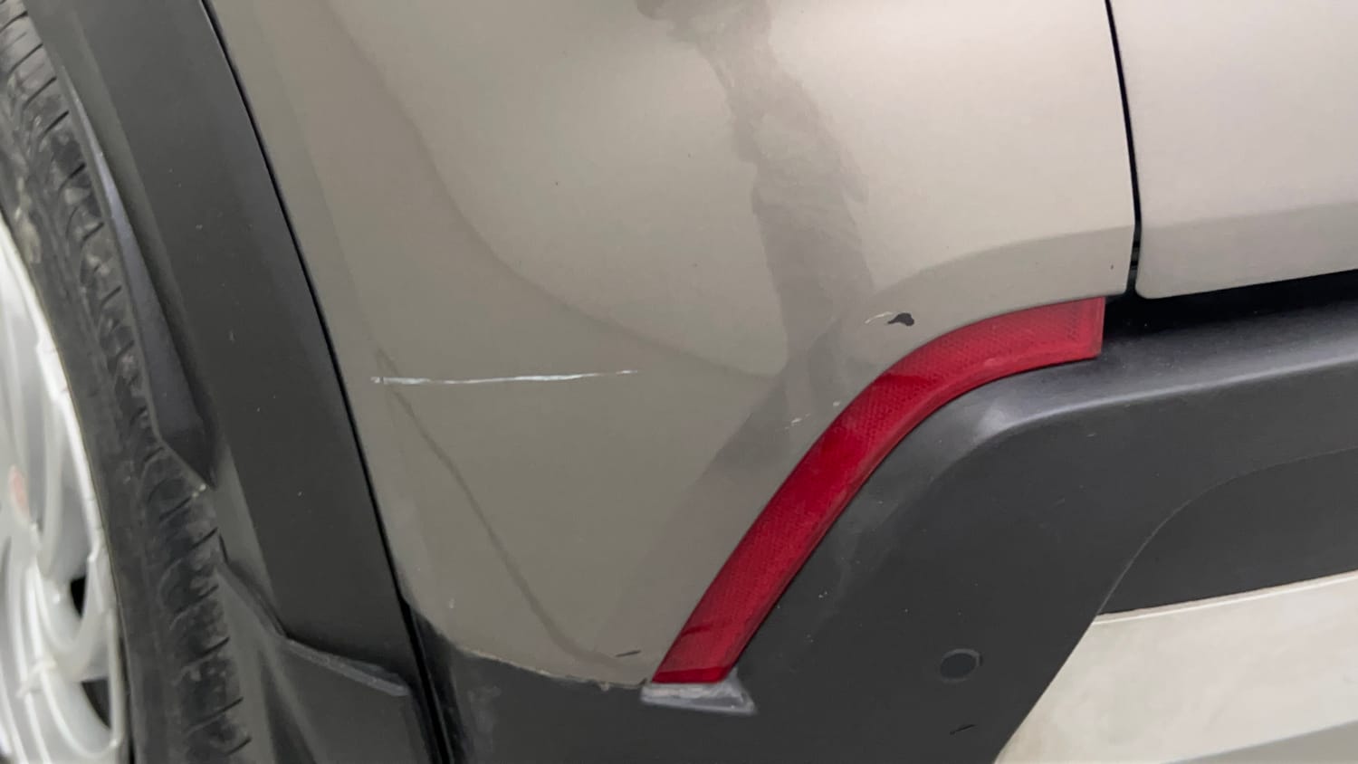 Used 2021 Renault Kiger RXT AMT Petrol Automatic dents MINOR SCRATCH