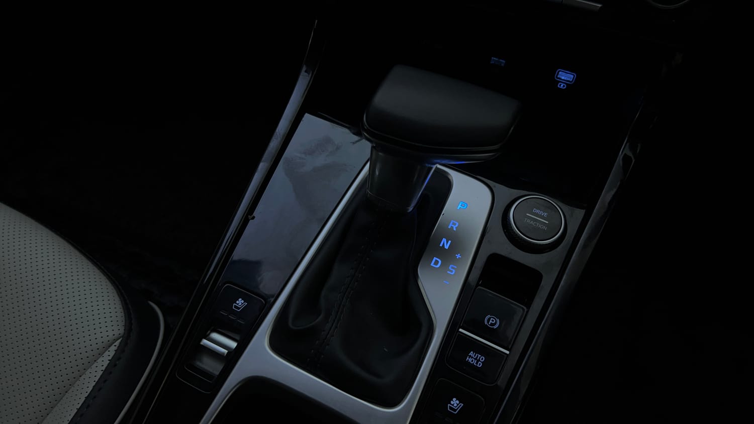 Used 2023 Hyundai Creta SX (O) 1.5 Petrol IVT Petrol Automatic interior GEAR  KNOB VIEW