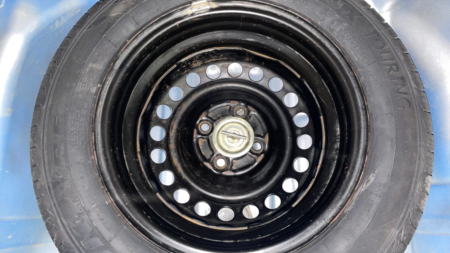 Used 2013 Honda Brio VX MT Petrol Manual tyres SPARE TYRE VIEW