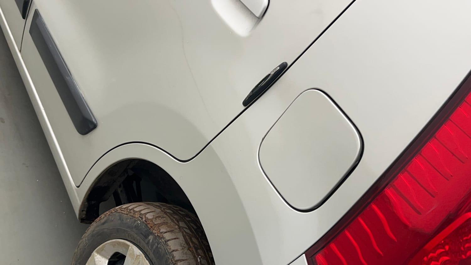 Used 2018 Maruti Suzuki Wagon R 1.0 VXI AMT (O) Petrol Automatic dents MINOR SCRATCH