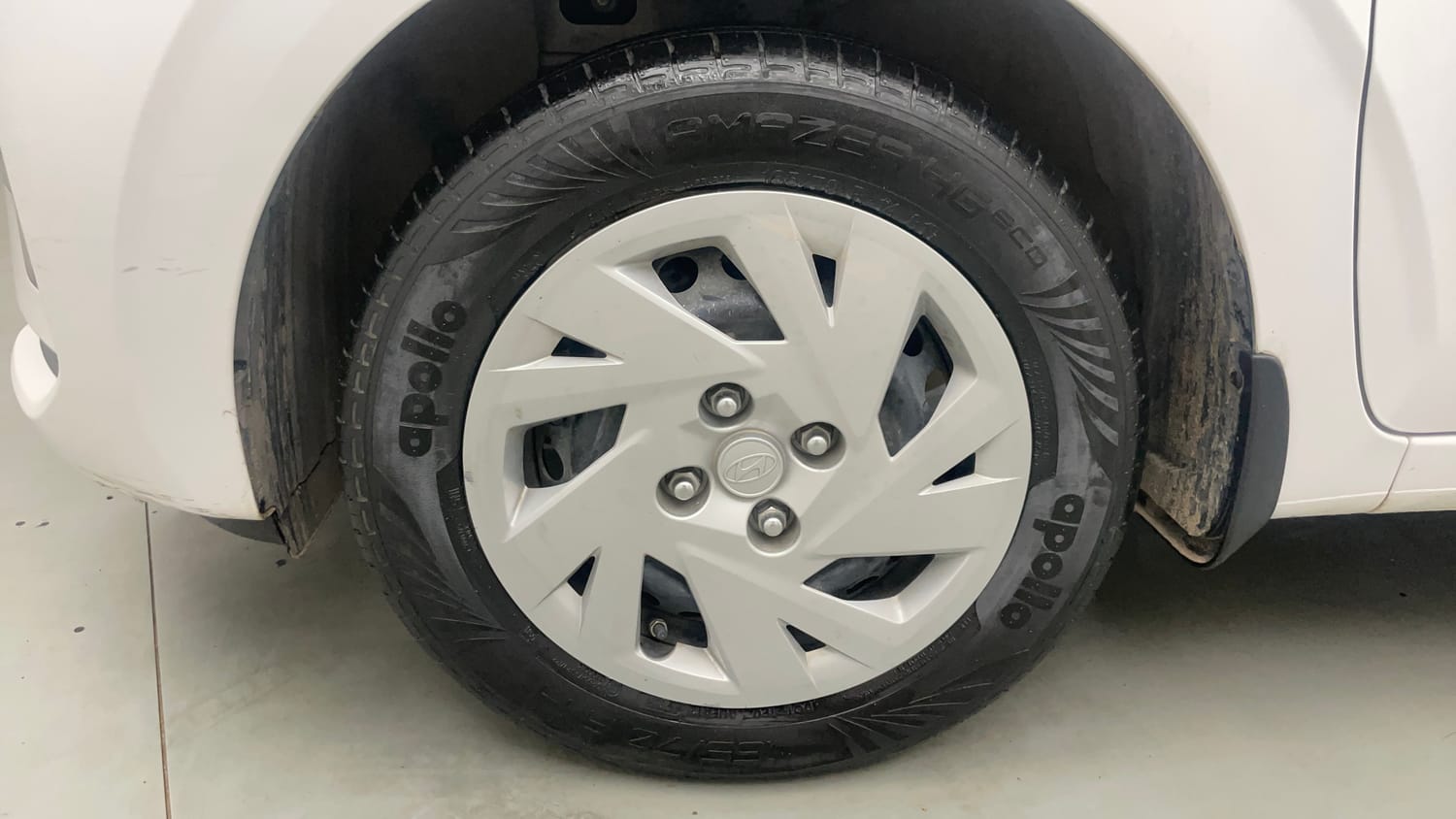Used 2026 Hyundai Grand i10 Nios Magna 1.2 Kappa Petrol Manual tyres LEFT FRONT TYRE RIM VIEW