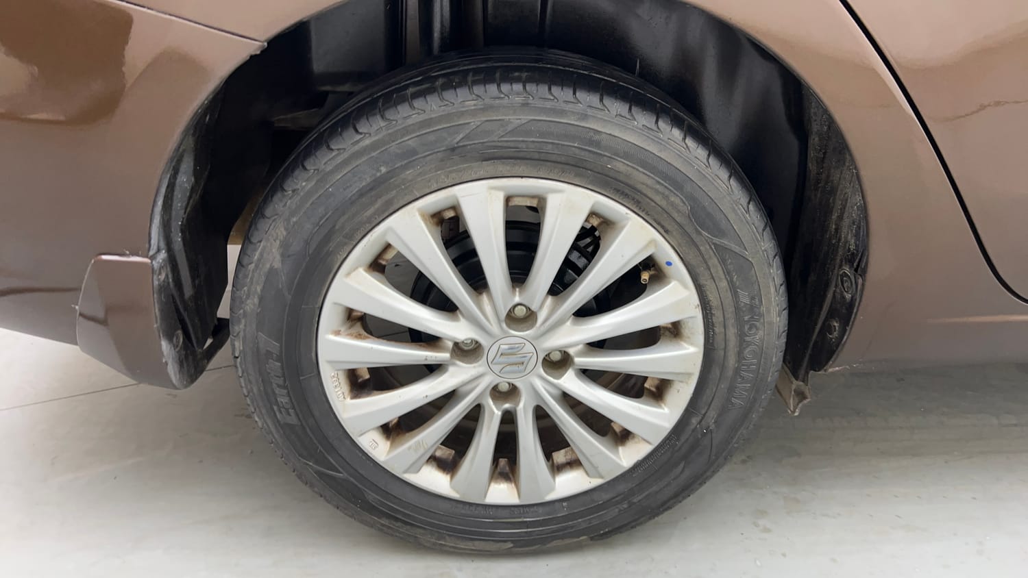 Used 2016 Maruti Suzuki Ciaz ZXi Petrol Manual tyres RIGHT REAR TYRE RIM VIEW