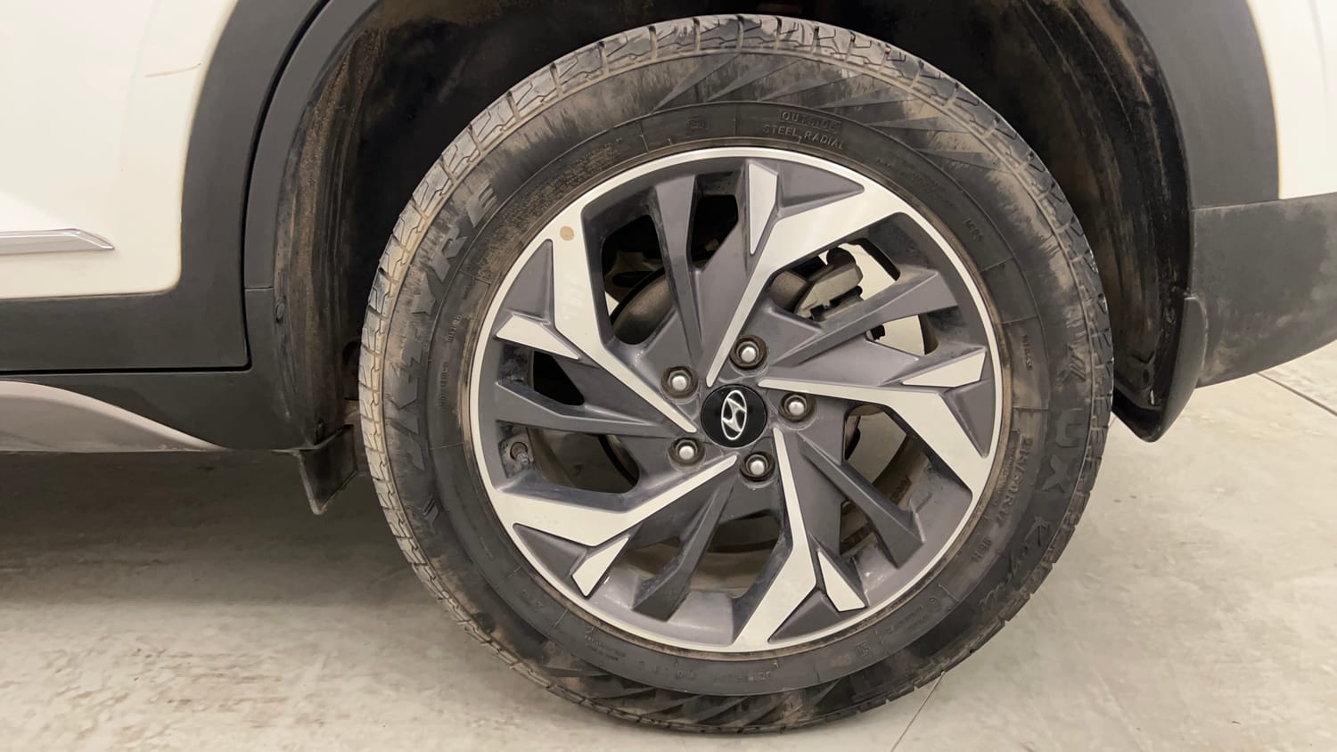 Used 2023 Hyundai Creta SX (O) 1.5 Petrol IVT Petrol Automatic tyres LEFT REAR TYRE RIM VIEW