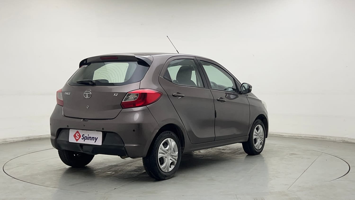 Used 2017 Tata Tiago Revotron XZ w/o Alloy Petrol Manual exterior RIGHT REAR CORNER VIEW
