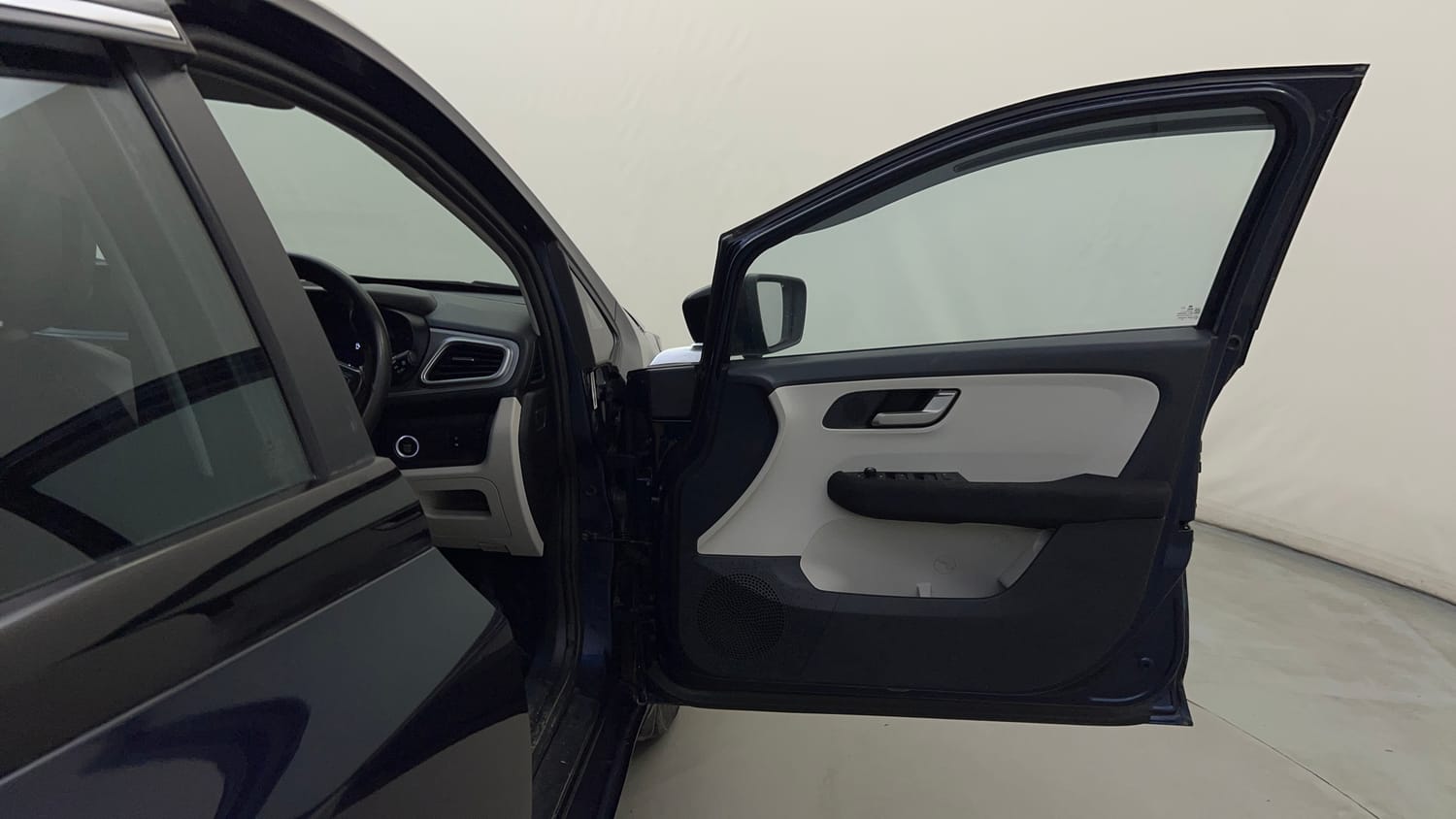 Used 2023 Tata Altroz XZ Diesel Diesel Manual interior RIGHT FRONT DOOR OPEN VIEW