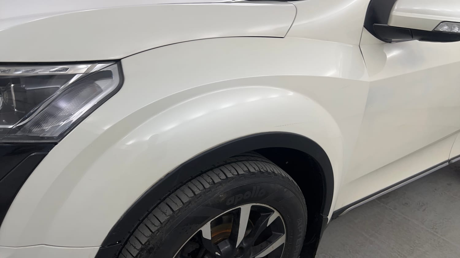 Used 2018 Mahindra XUV500 W11 Diesel Manual dents MINOR SCRATCH