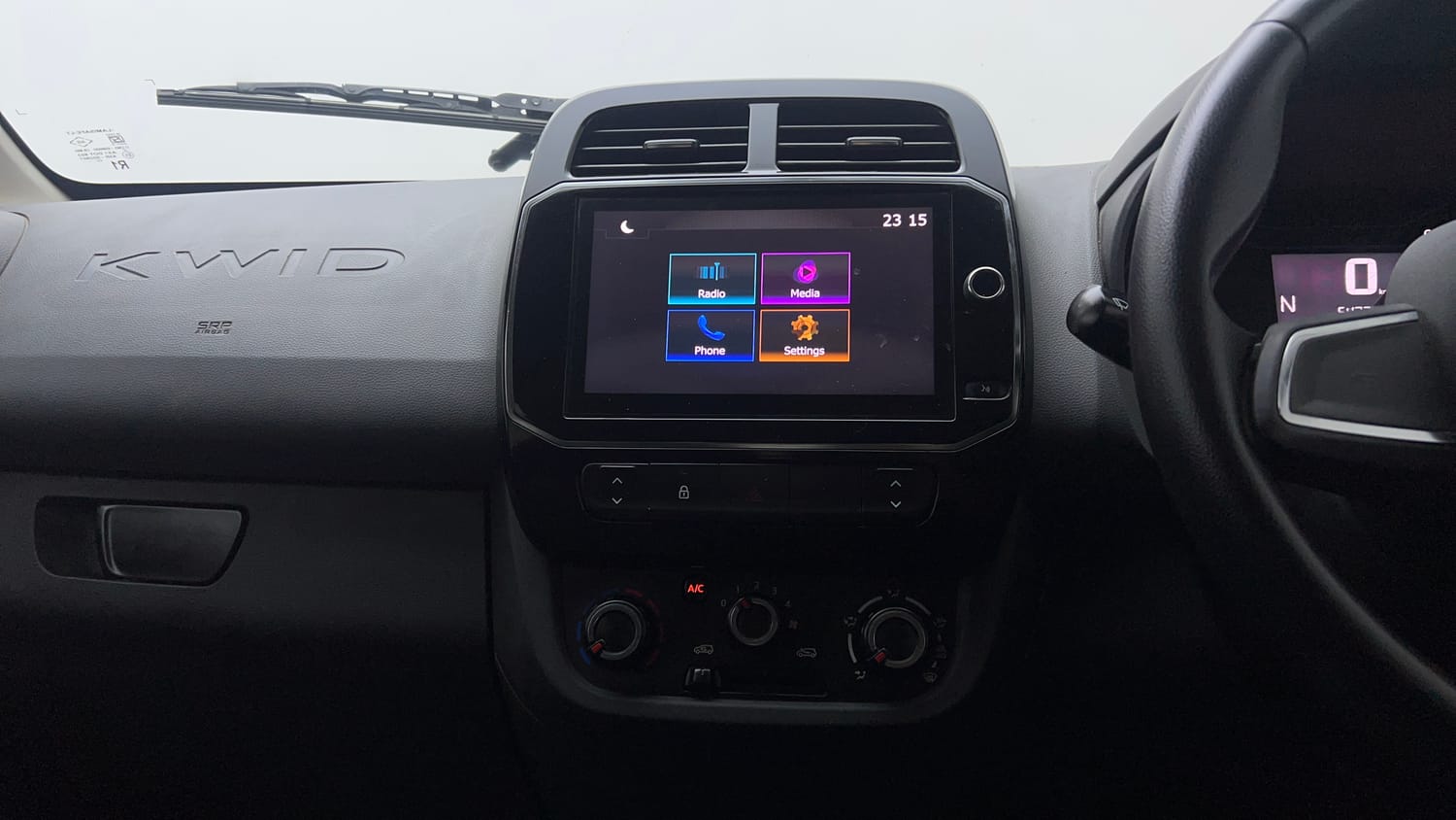 Used 2021 Renault Kwid RXT 1.0 AMT (O) Petrol Automatic interior MUSIC SYSTEM & AC CONTROL VIEW