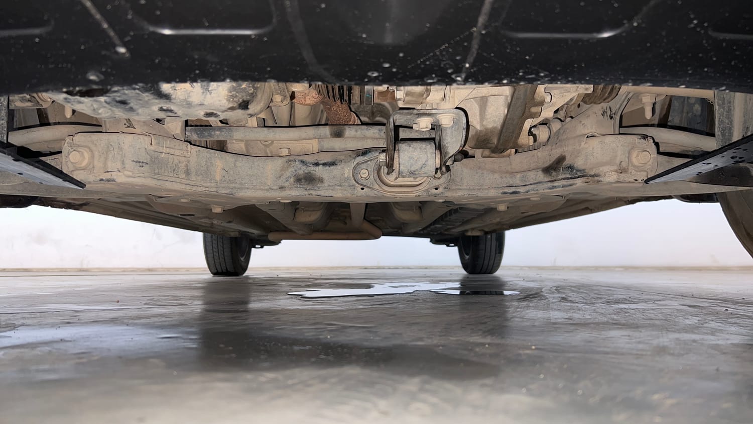 Used 2019 Hyundai Elite i20 Sportz 1.2 Petrol Manual extra FRONT LEFT UNDERBODY VIEW