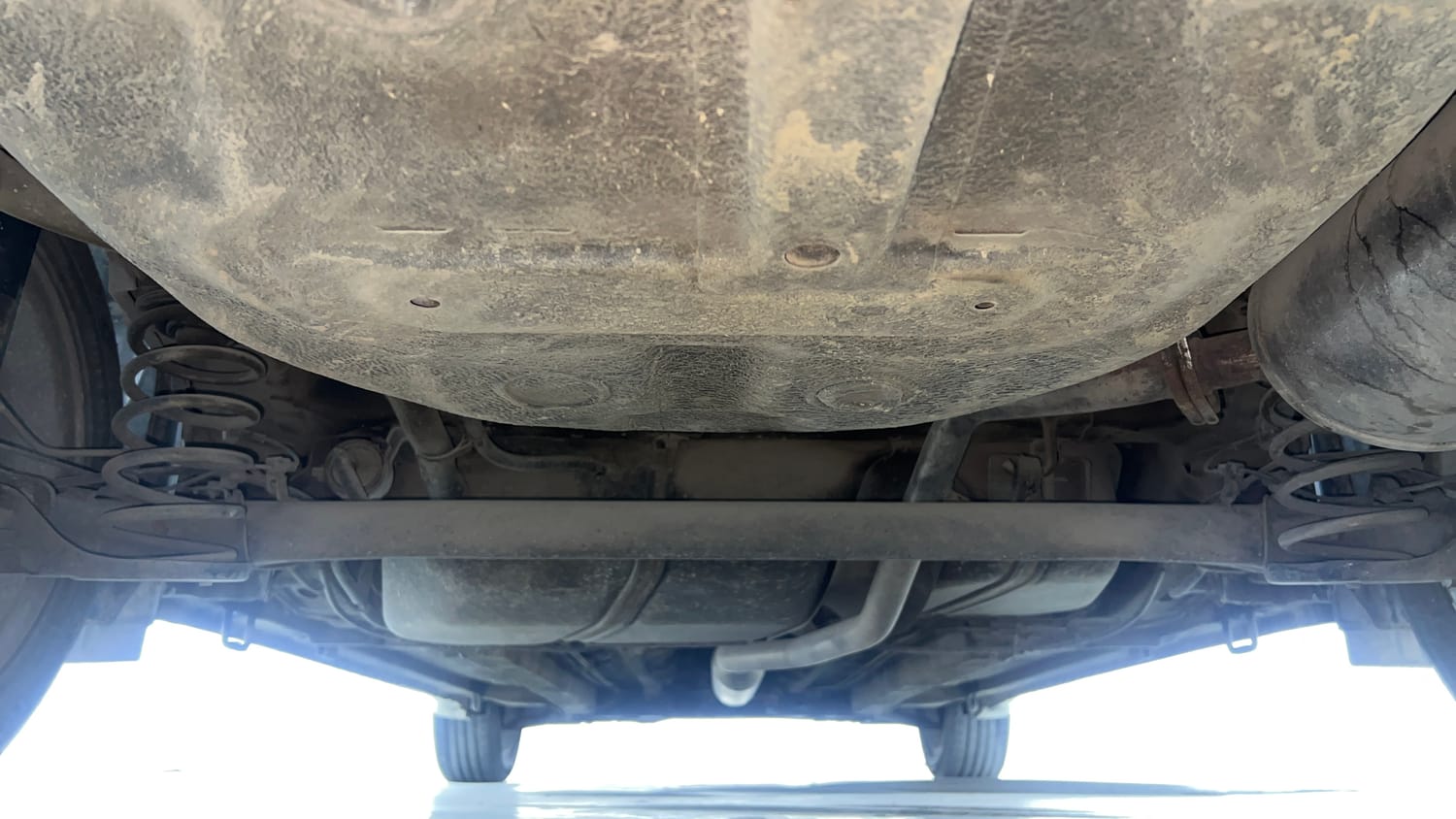 Used 2015 Maruti Suzuki Ciaz ZXI+ Petrol Manual extra REAR UNDERBODY VIEW (TAKEN FROM REAR)