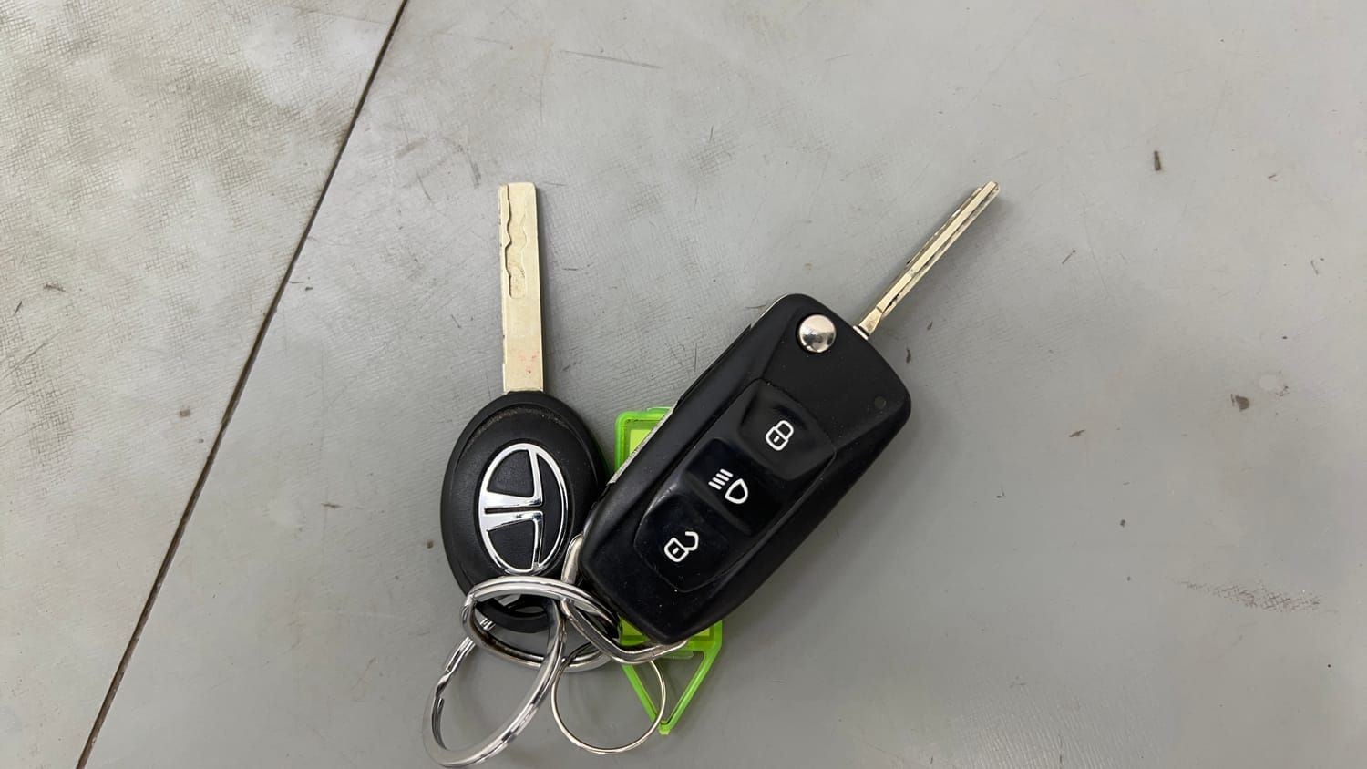 Used 2020 Tata Tiago Revotron XZ Plus Cng (outside fitted) Cng Manual extra CAR KEY VIEW