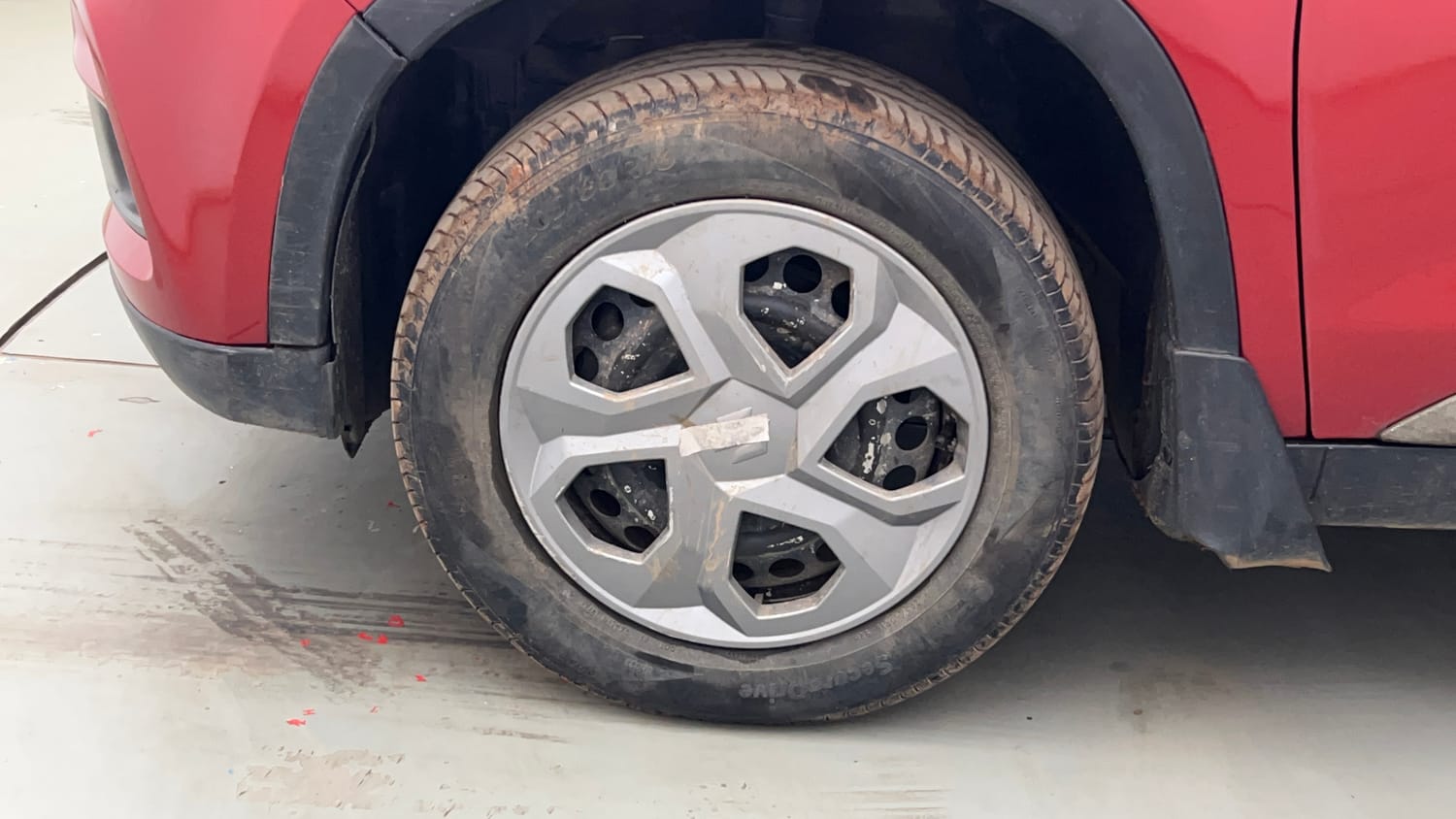 Used 2019 Maruti Suzuki Vitara Brezza [2016-2020] LDi Diesel Manual tyres LEFT FRONT TYRE RIM VIEW