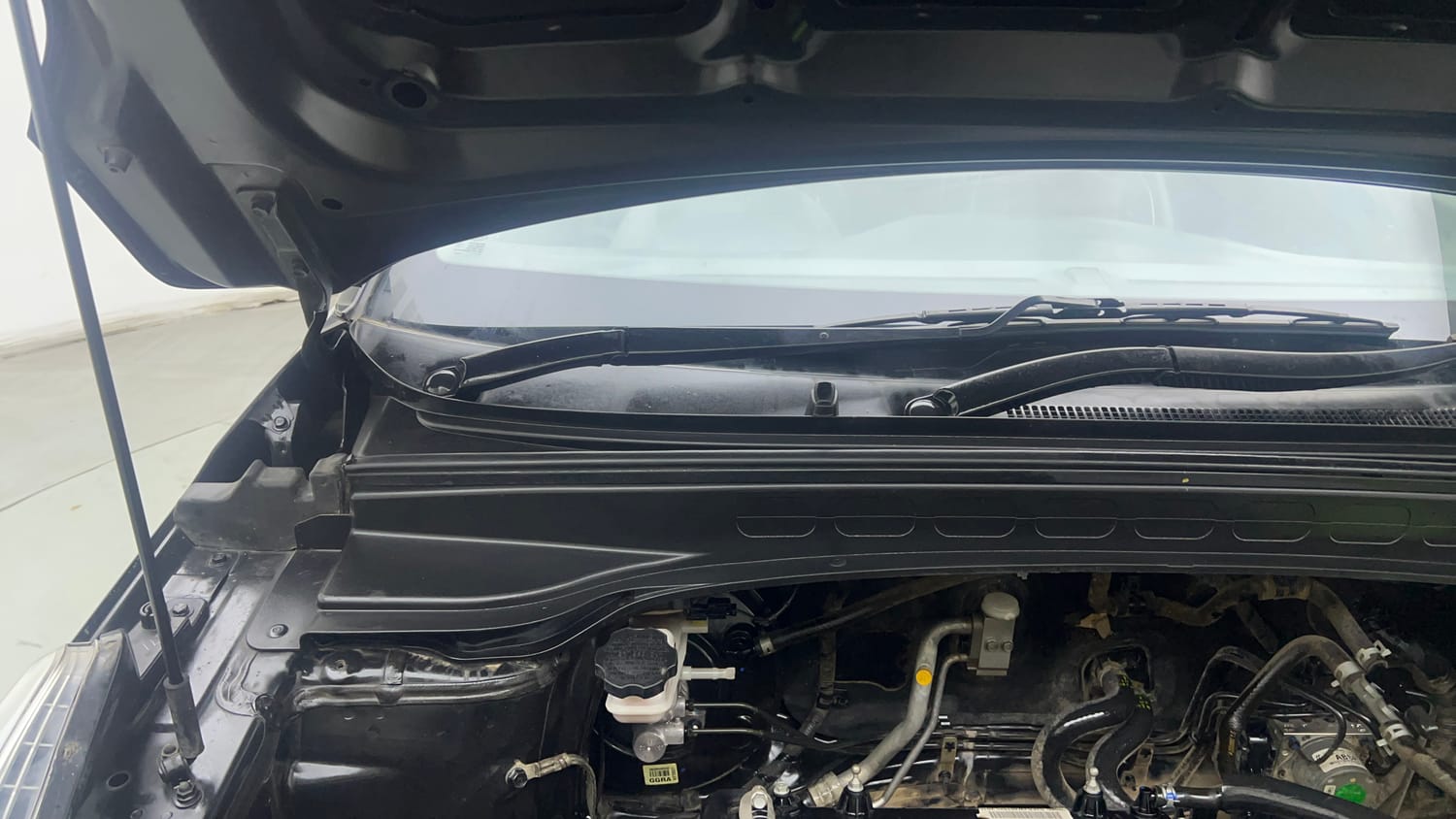 Used 2018 Hyundai Creta SX Plus 1.6 AT Petrol Petrol Automatic engine ENGINE RIGHT SIDE HINGE & APRON VIEW