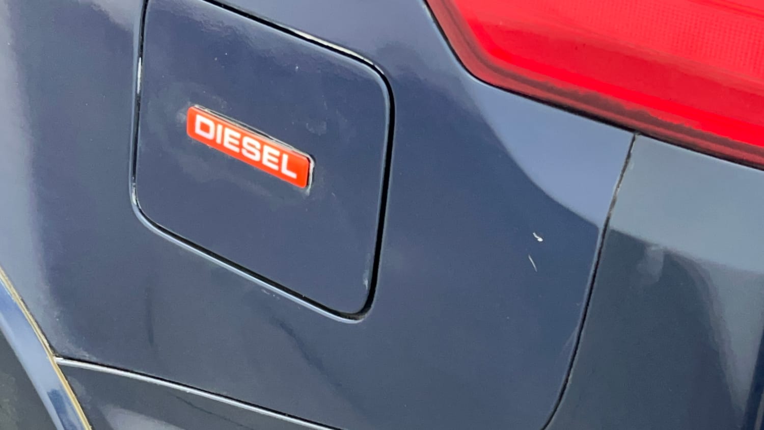 Used 2018 Tata Hexa XTA 4x2 7 STR Diesel Automatic dents MINOR SCRATCH